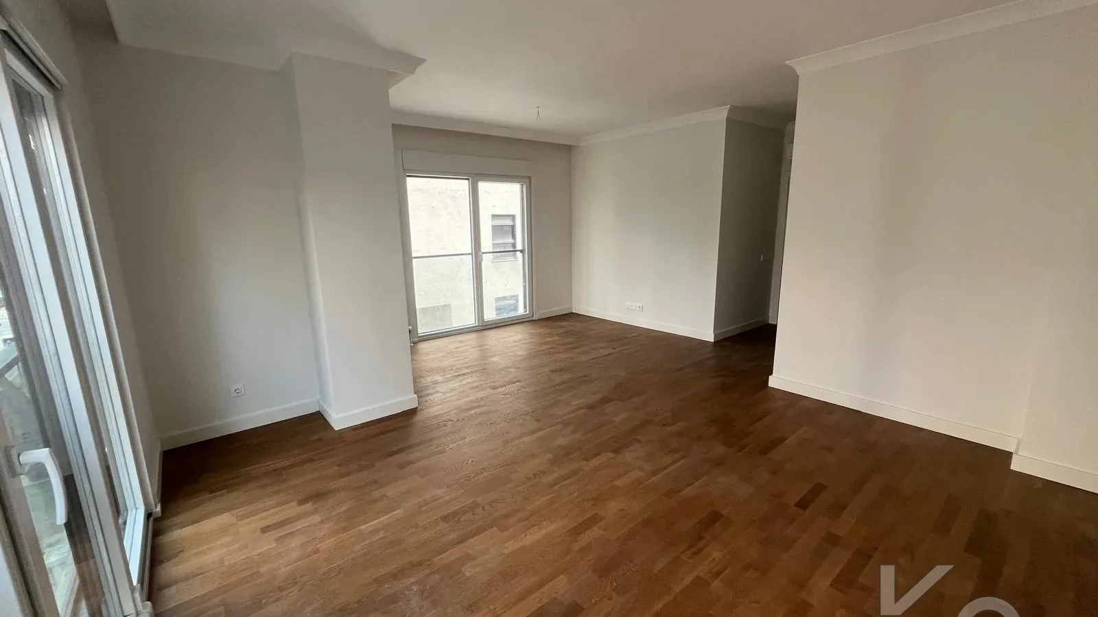 Laci̇vert Cadde Göztepe Tanzi̇mat'ta Balkonlu  95m² Net 3+1