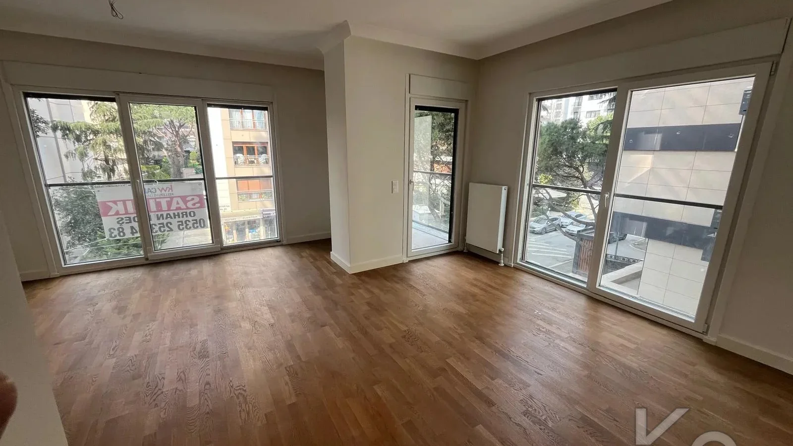Laci̇vert Cadde Göztepe Tanzi̇mat'ta Balkonlu  95m² Net 3+1