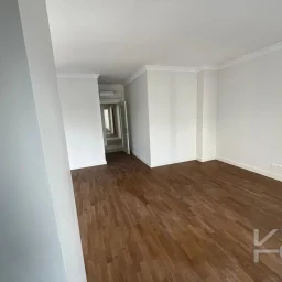 Laci̇vert Cadde Göztepe Tanzi̇mat'ta Balkonlu  95m² Net 3+1