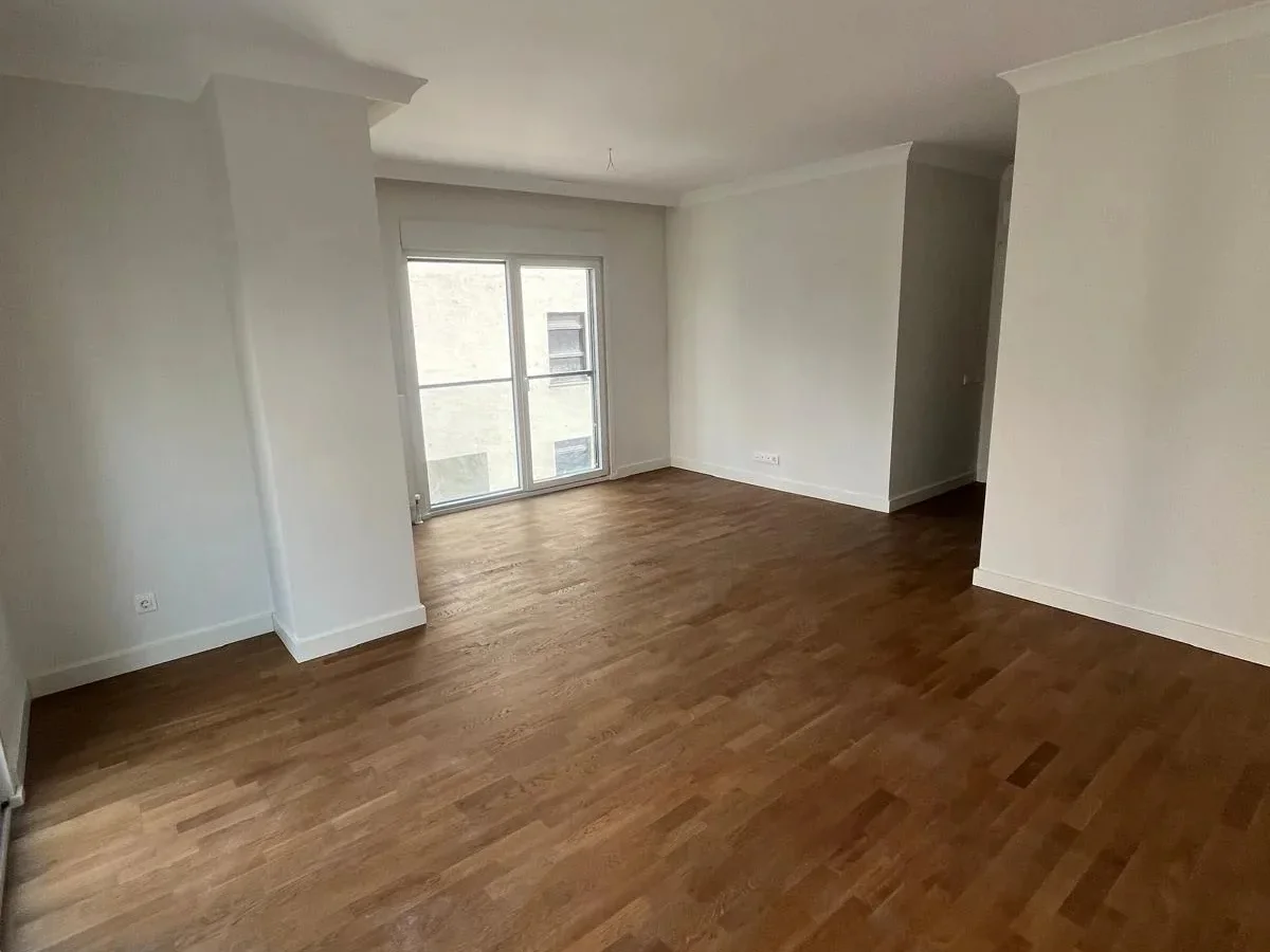 Laci̇vert Cadde Göztepe Tanzi̇mat'ta Balkonlu  95m² Net 3+1