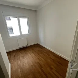 Laci̇vert Cadde Göztepe Tanzi̇mat'ta Balkonlu  95m² Net 3+1