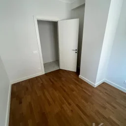 Laci̇vert Cadde Göztepe Tanzi̇mat'ta Balkonlu  95m² Net 3+1