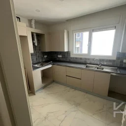 Laci̇vert Cadde Göztepe Tanzi̇mat'ta Balkonlu  95m² Net 3+1