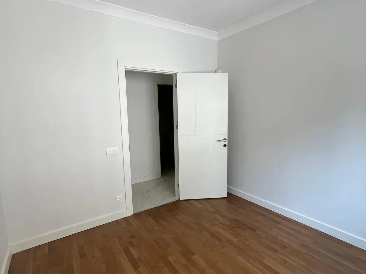 Laci̇vert Cadde Göztepe Tanzi̇mat'ta Balkonlu  95m² Net 3+1