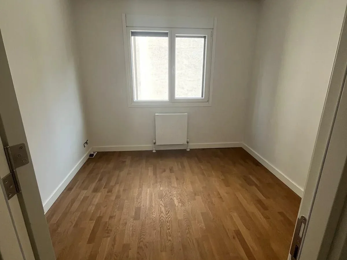 Laci̇vert Cadde Göztepe Tanzi̇mat'ta Balkonlu  95m² Net 3+1