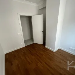 Laci̇vert Cadde Göztepe Tanzi̇mat'ta Balkonlu  95m² Net 3+1