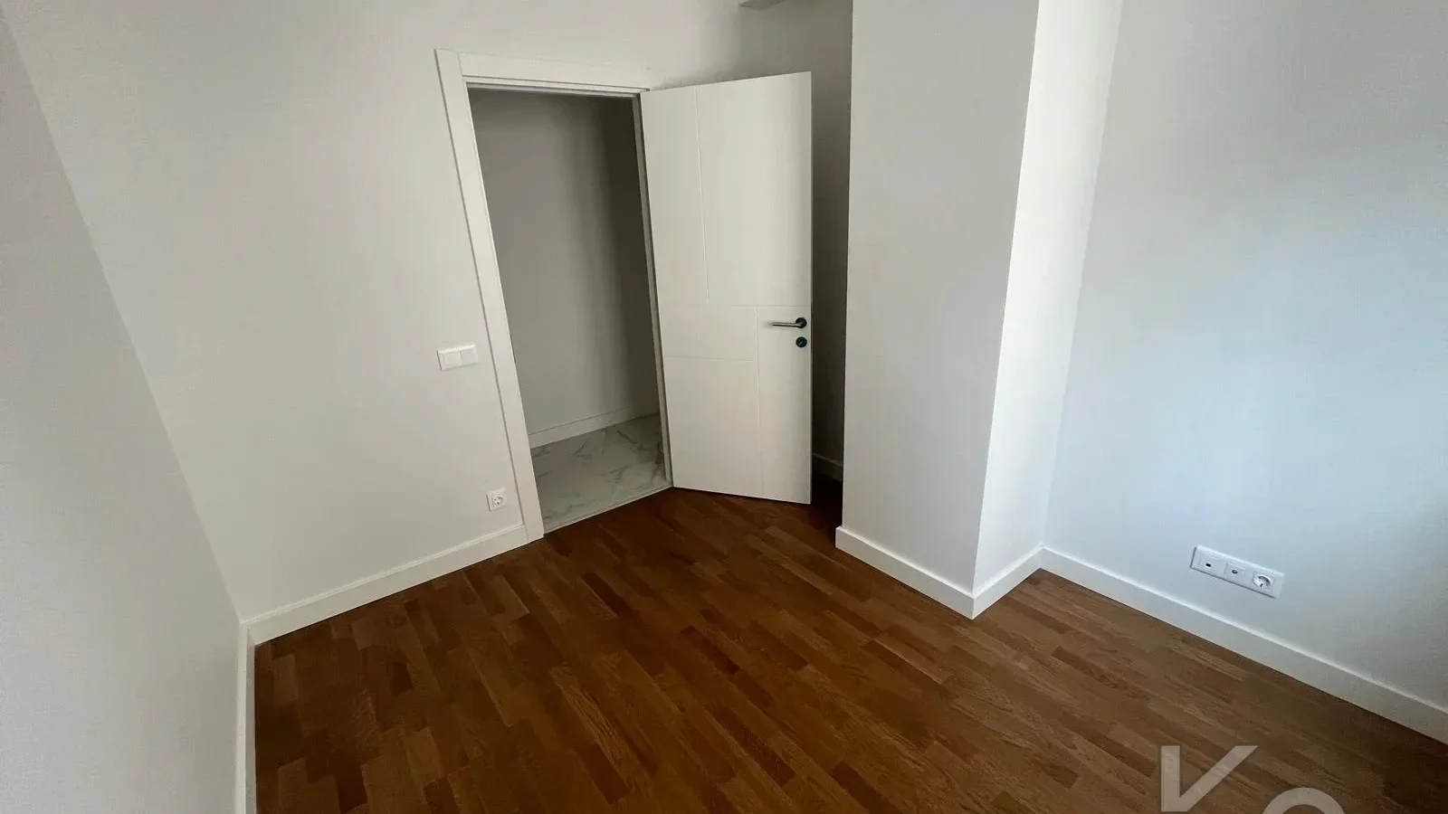 Laci̇vert Cadde Göztepe Tanzi̇mat'ta Balkonlu  95m² Net 3+1