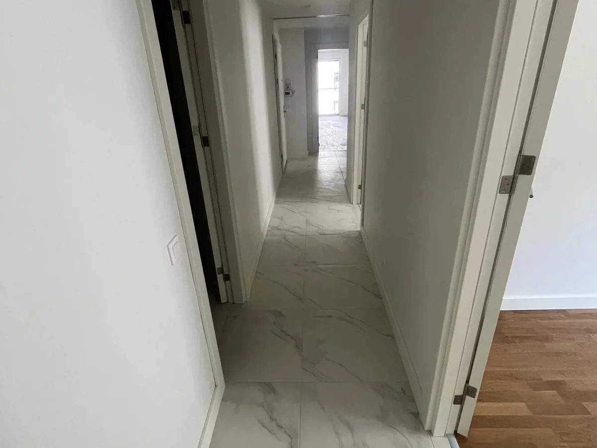 Laci̇vert Cadde Göztepe Tanzi̇mat'ta Balkonlu  95m² Net 3+1