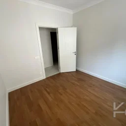 Laci̇vert Cadde Göztepe Tanzi̇mat'ta Balkonlu  95m² Net 3+1