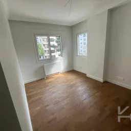 Laci̇vert Cadde Göztepe Tanzi̇mat'ta Balkonlu  95m² Net 3+1