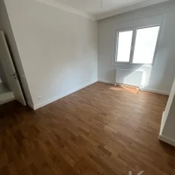 Laci̇vert Cadde Göztepe Tanzi̇mat'ta Balkonlu  95m² Net 3+1