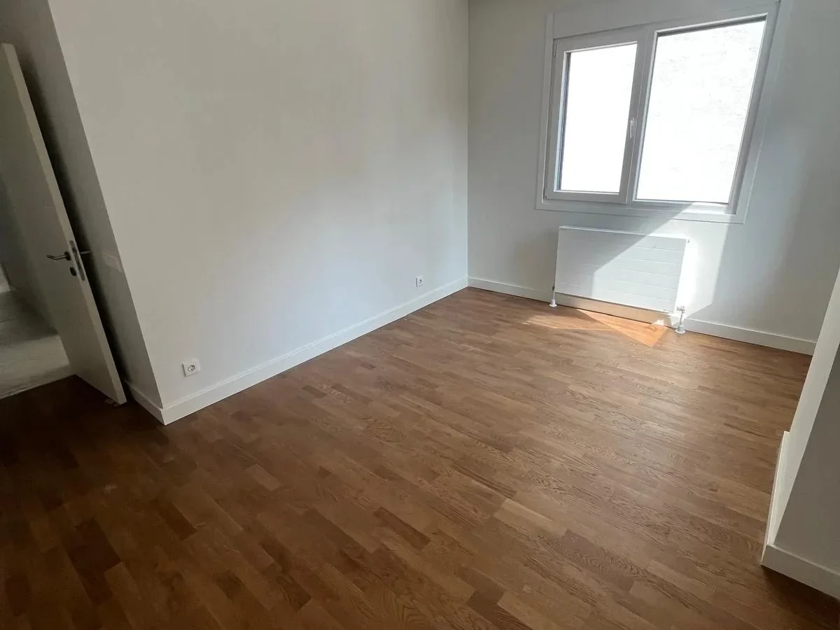 Laci̇vert Cadde Göztepe Tanzi̇mat'ta Balkonlu  95m² Net 3+1
