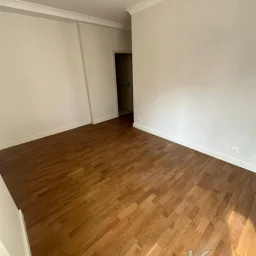 Laci̇vert Cadde Göztepe Tanzi̇mat'ta Balkonlu  95m² Net 3+1