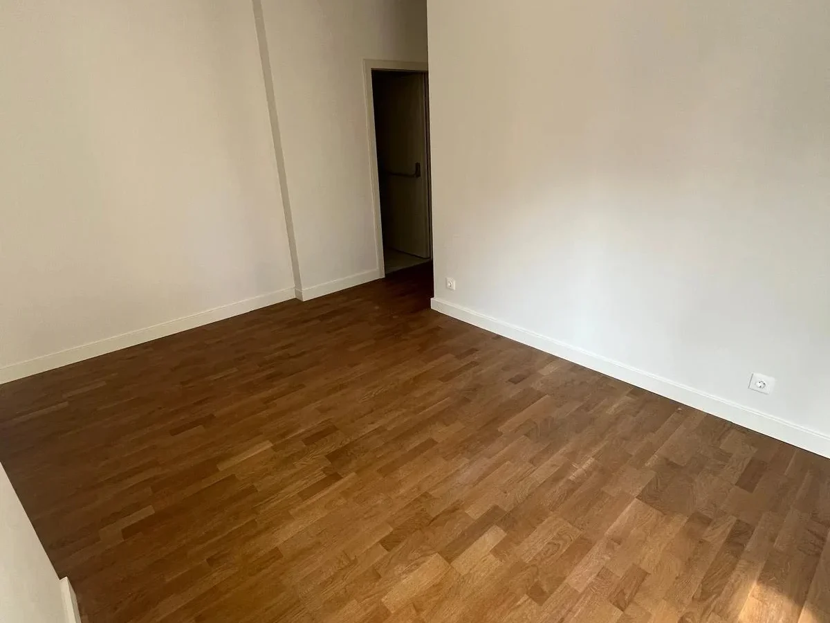 Laci̇vert Cadde Göztepe Tanzi̇mat'ta Balkonlu  95m² Net 3+1