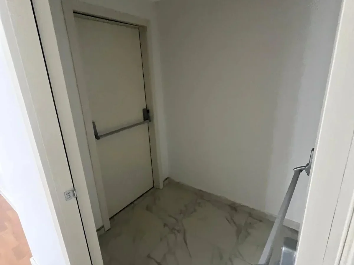 Laci̇vert Cadde Göztepe Tanzi̇mat'ta Balkonlu  95m² Net 3+1