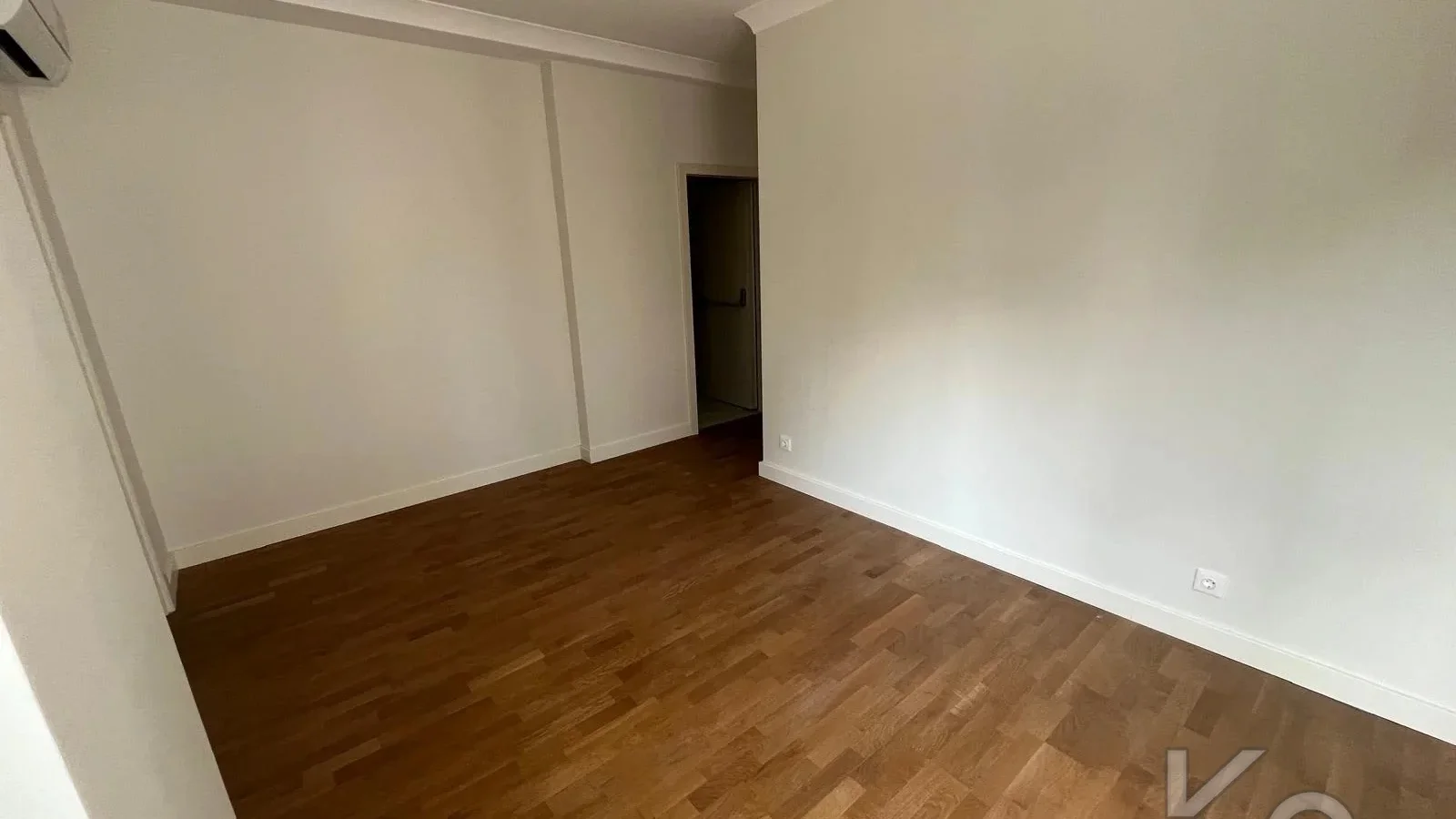 Laci̇vert Cadde Göztepe Tanzi̇mat'ta Balkonlu  95m² Net 3+1