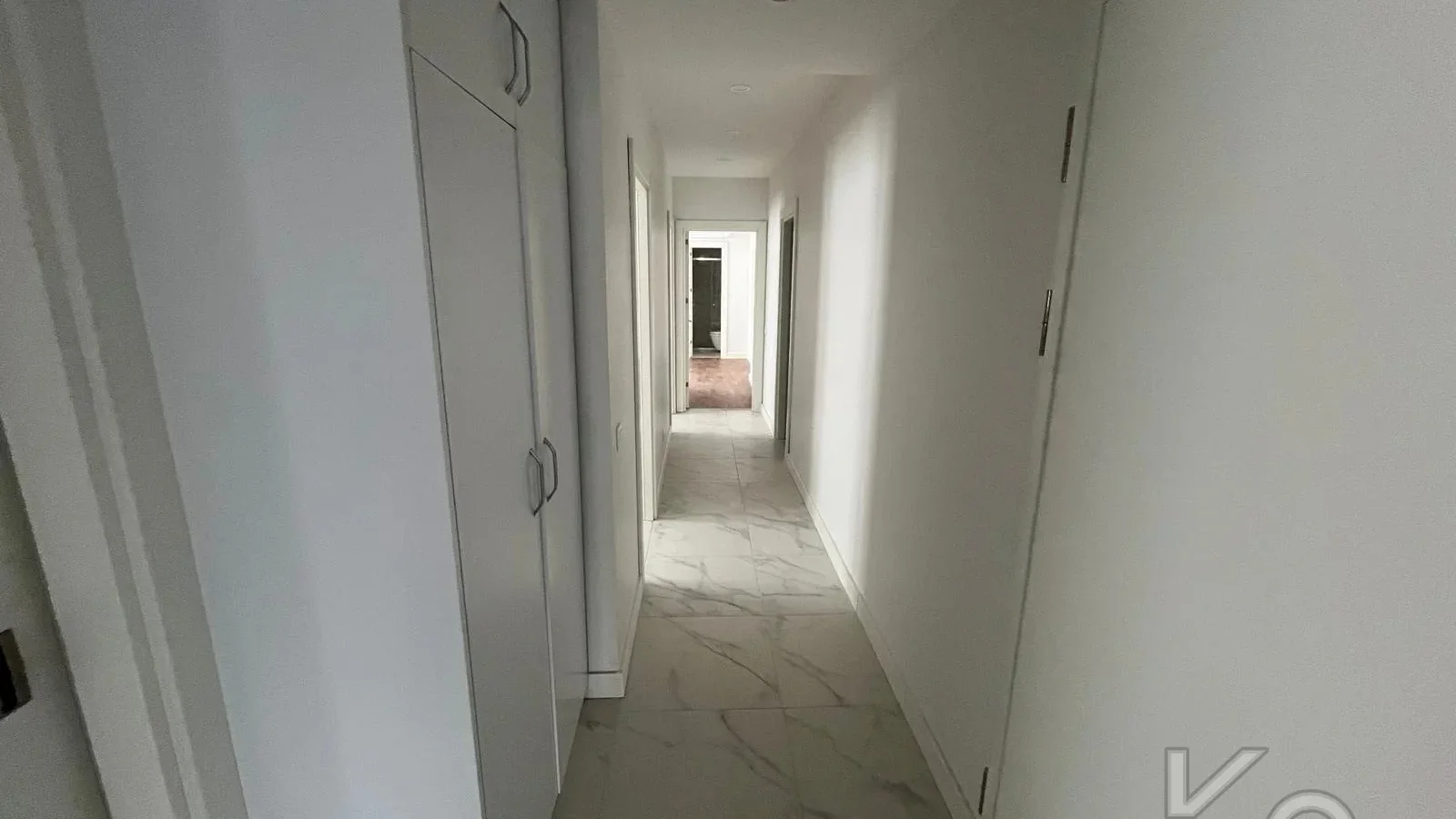 Laci̇vert Cadde Göztepe Tanzi̇mat'ta Balkonlu  95m² Net 3+1