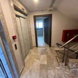 Laci̇vert Cadde Göztepe Tanzi̇mat'ta Balkonlu  95m² Net 3+1