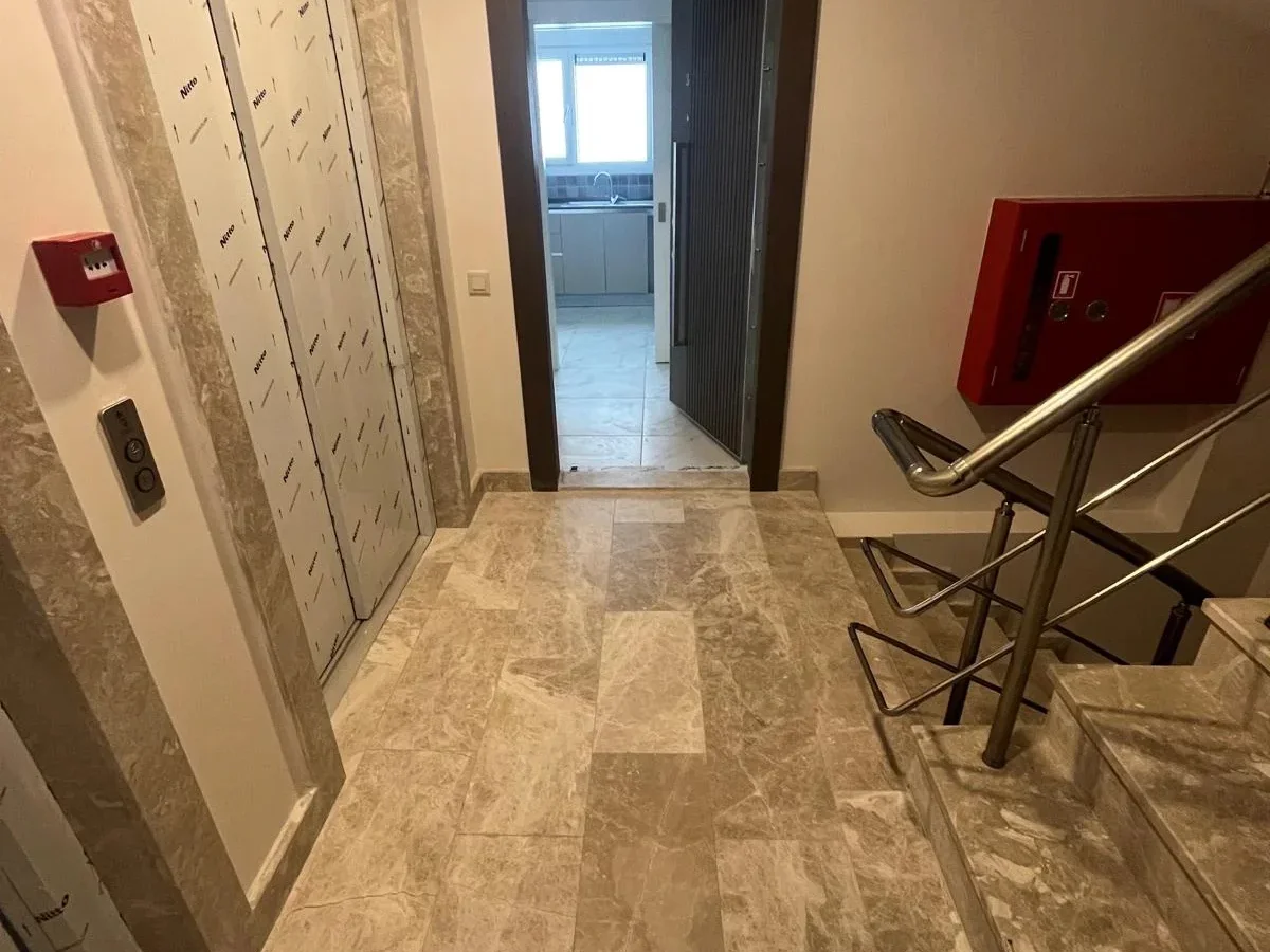 Laci̇vert Cadde Göztepe Tanzi̇mat'ta Balkonlu  95m² Net 3+1