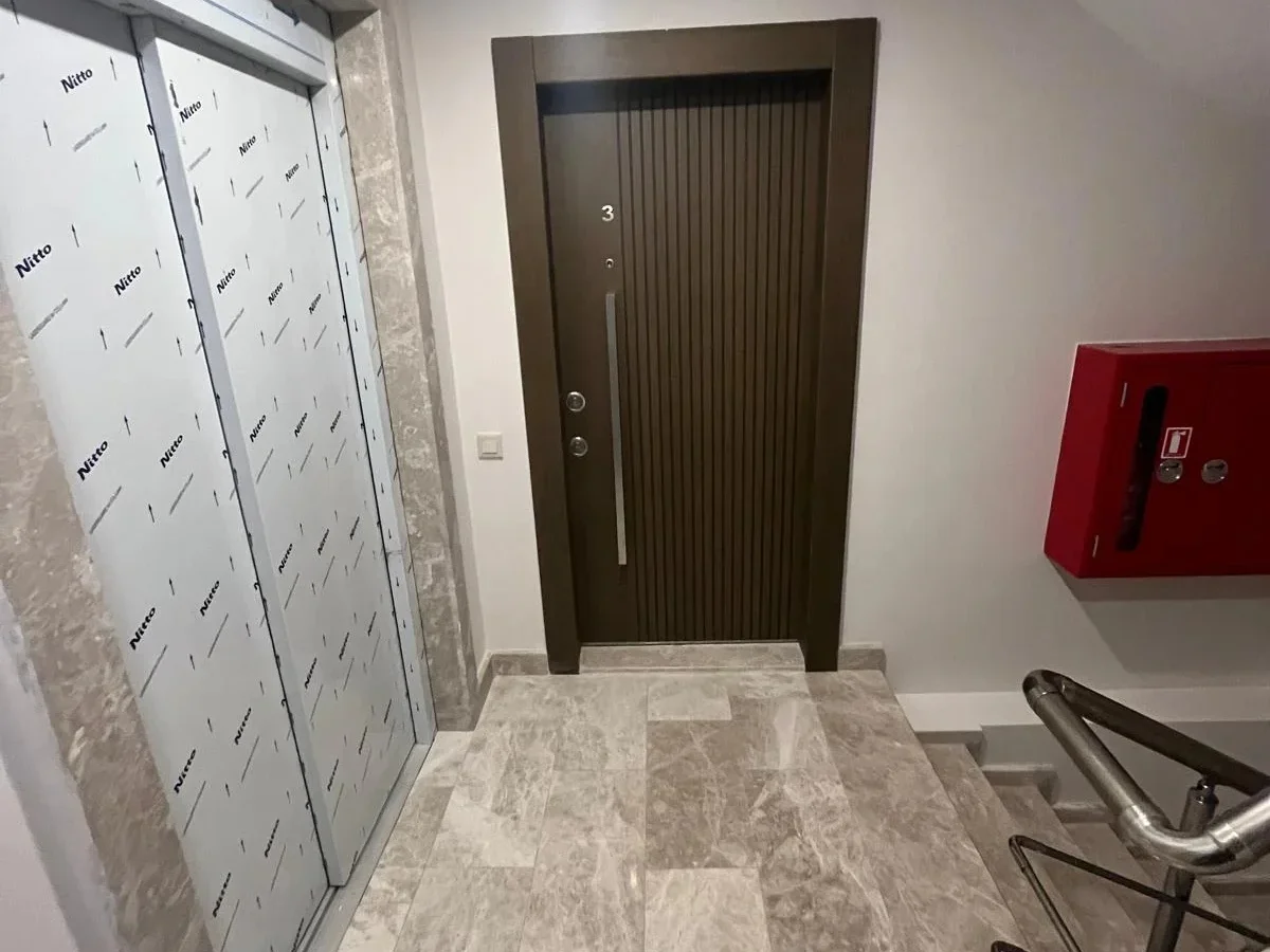 Laci̇vert Cadde Göztepe Tanzi̇mat'ta Balkonlu  95m² Net 3+1