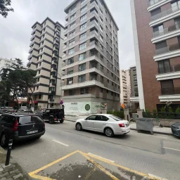 Laci̇vert Cadde Göztepe Tanzi̇mat'ta Balkonlu  95m² Net 3+1