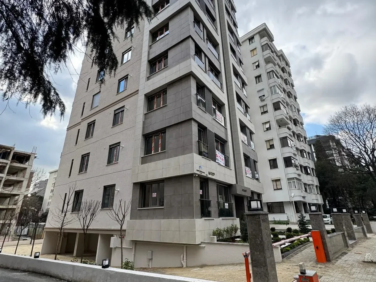 Laci̇vertcadde Erenköy'de Bağdat Cad.yakin Sifir 75m² Net 2+1
