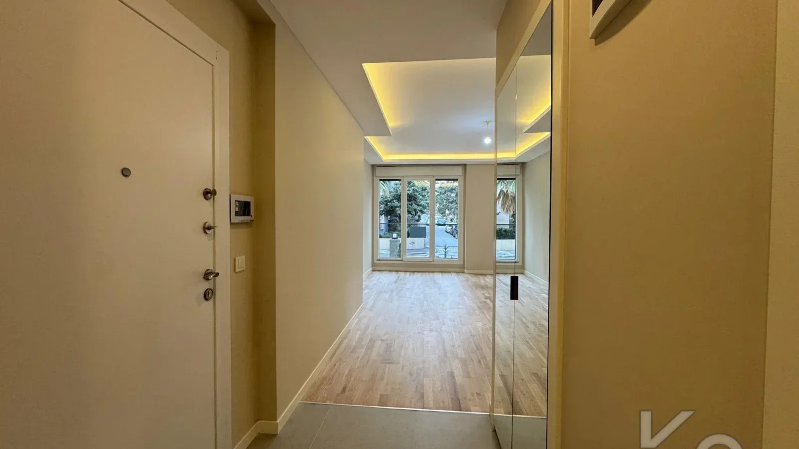 Laci̇vertcadde Erenköy'de Bağdat Cad.yakin Sifir 75m² Net 2+1