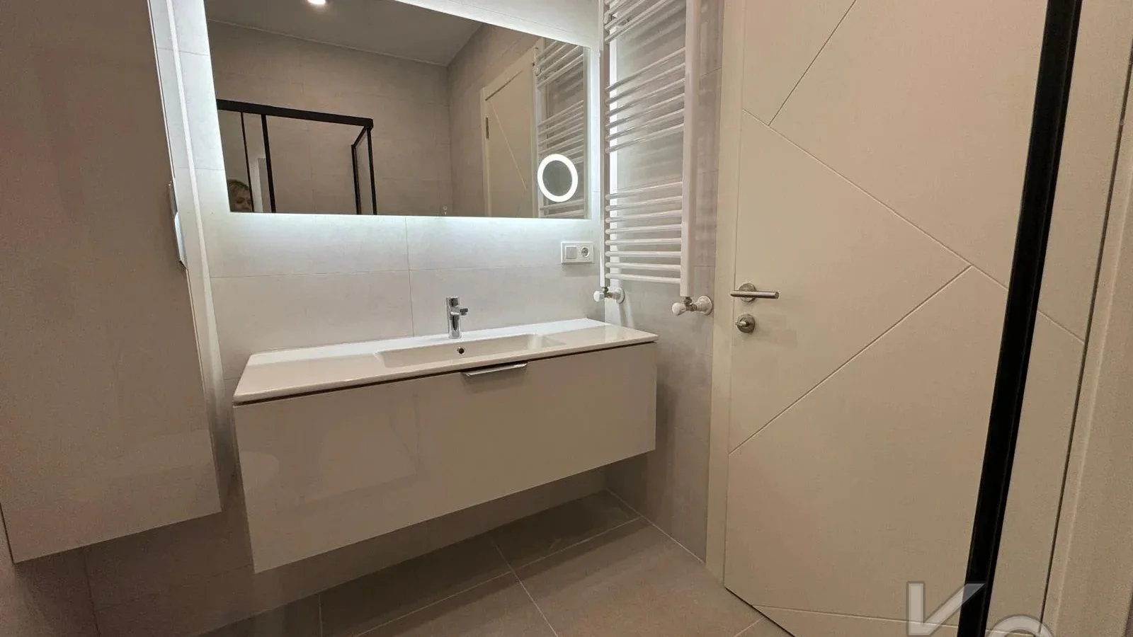 Laci̇vertcadde Erenköy'de Bağdat Cad.yakin Sifir 75m² Net 2+1