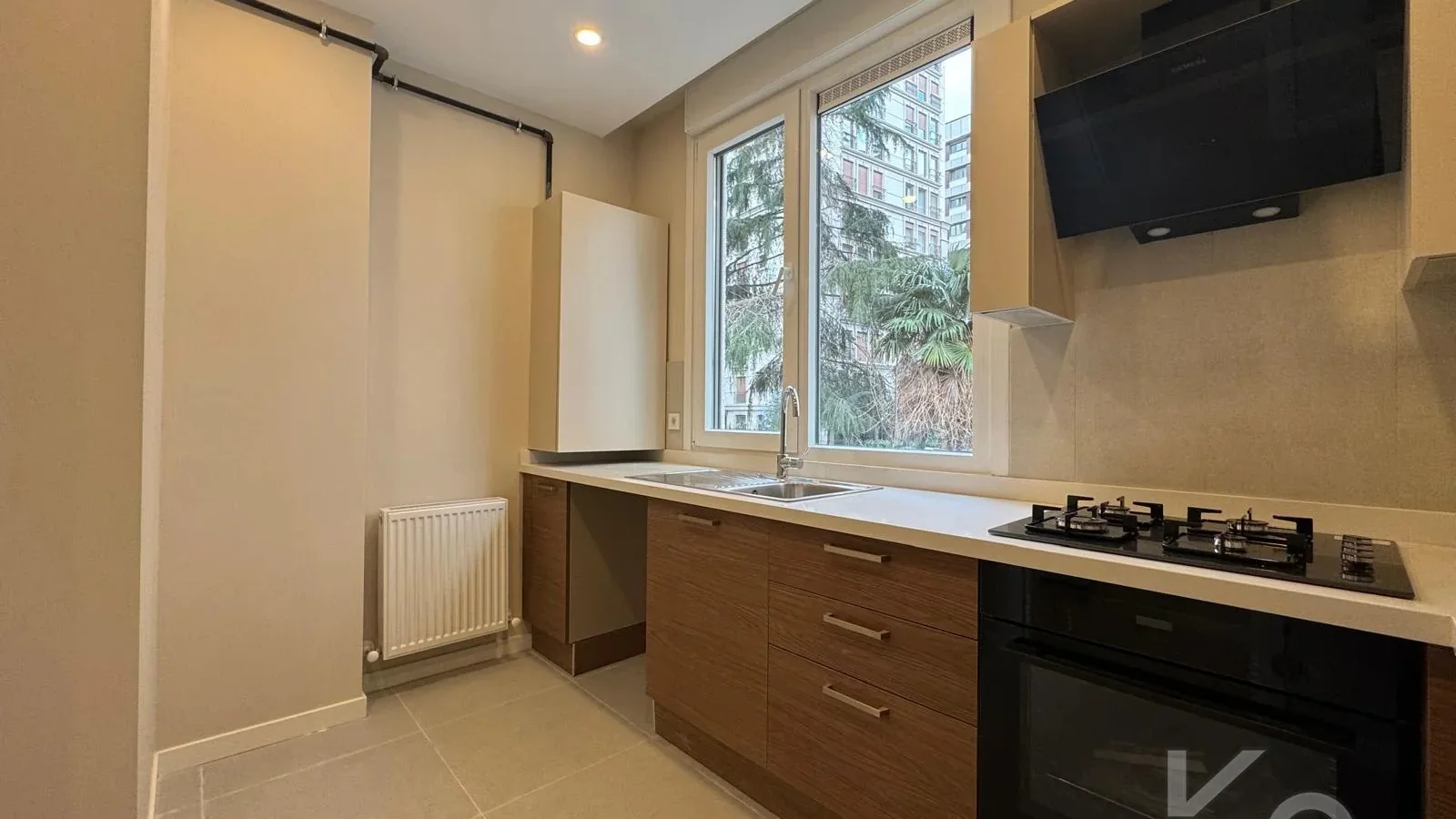 Laci̇vertcadde Erenköy'de Bağdat Cad.yakin Sifir 75m² Net 2+1