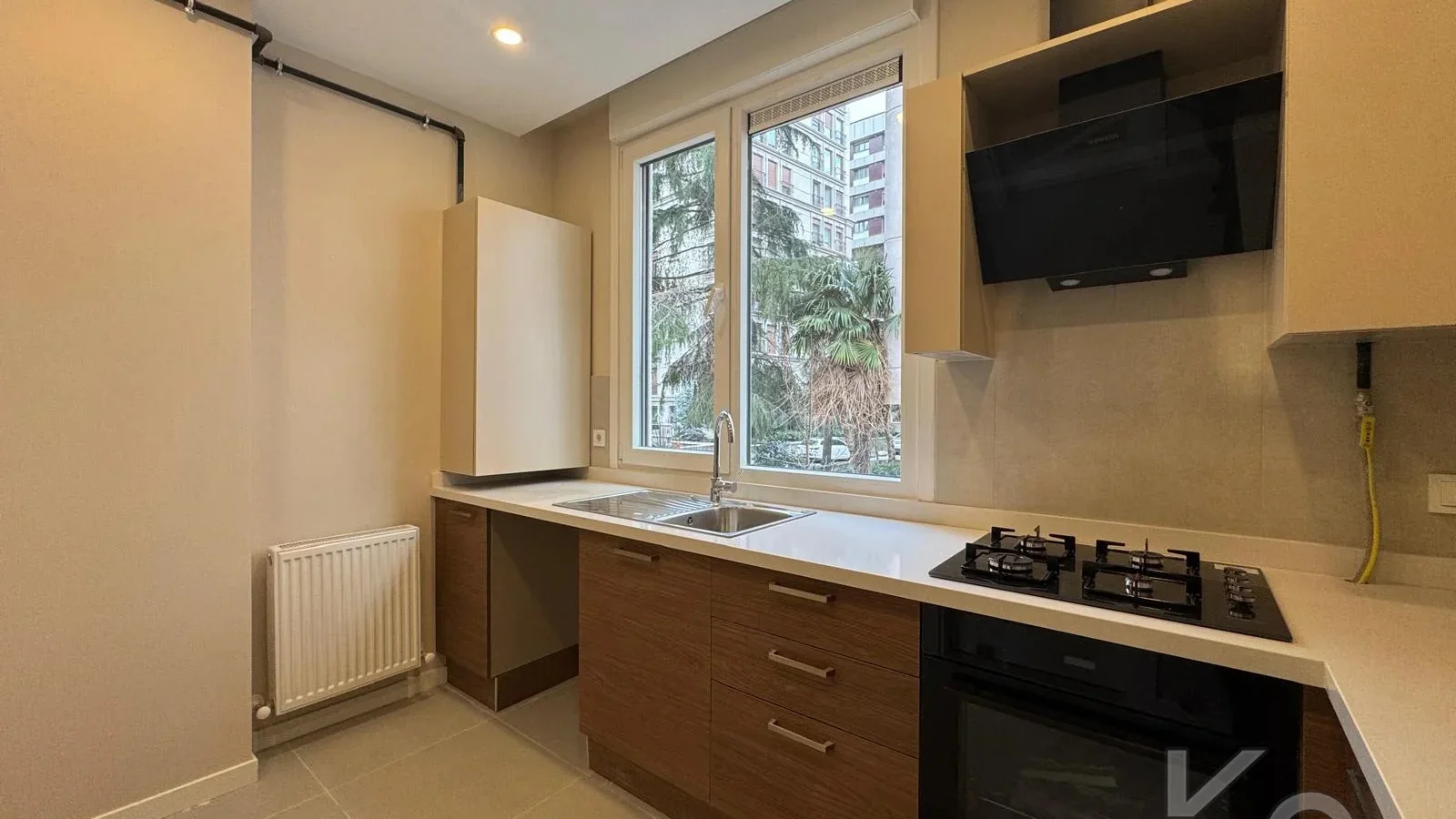 Laci̇vertcadde Erenköy'de Bağdat Cad.yakin Sifir 75m² Net 2+1