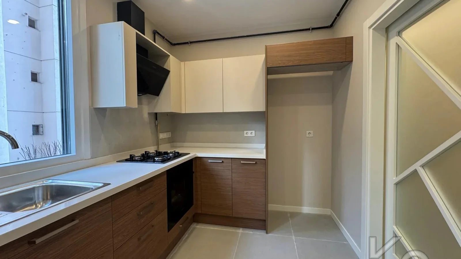 Laci̇vertcadde Erenköy'de Bağdat Cad.yakin Sifir 75m² Net 2+1