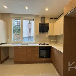 Laci̇vertcadde Erenköy'de Bağdat Cad.yakin Sifir 75m² Net 2+1