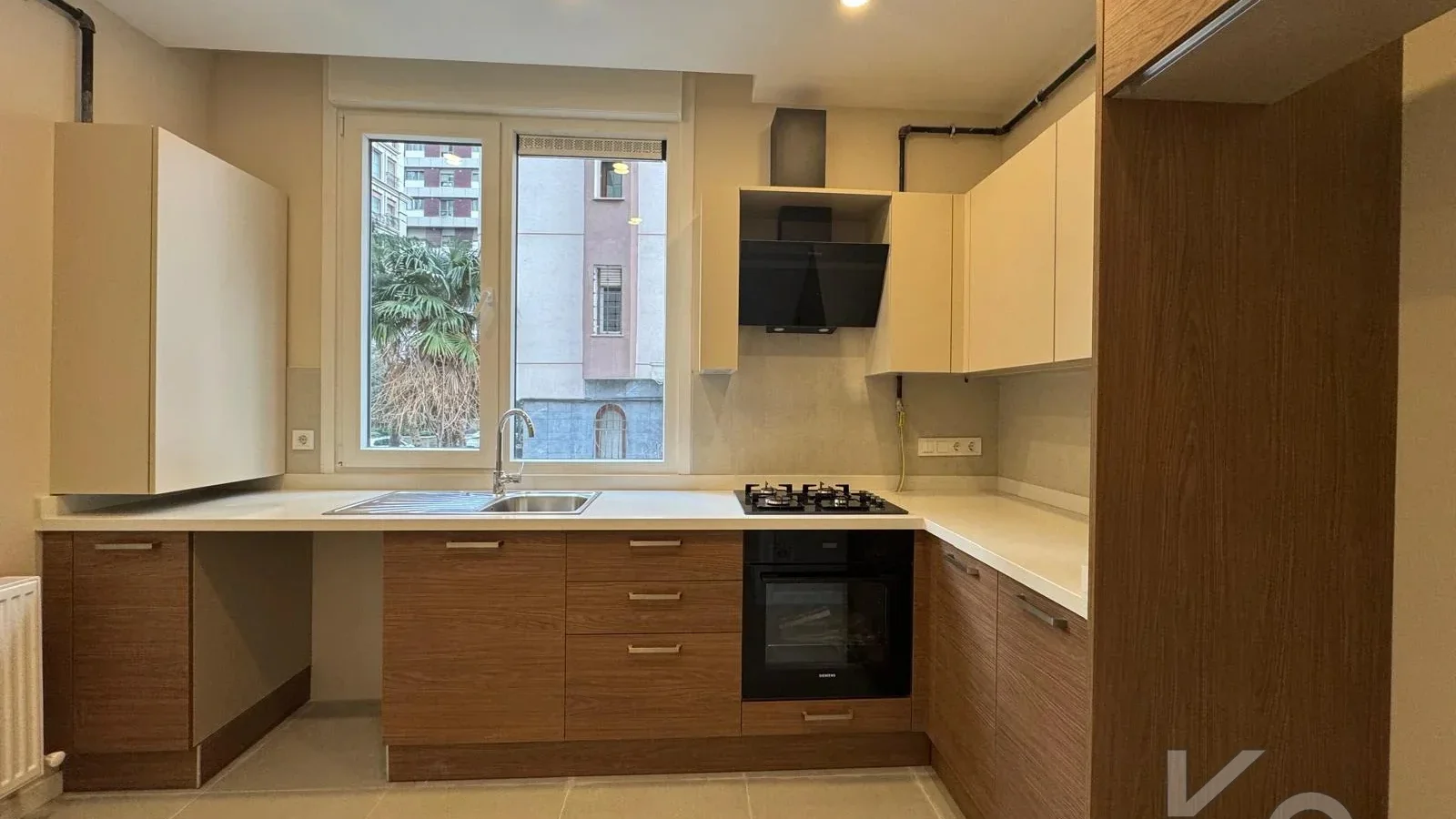 Laci̇vertcadde Erenköy'de Bağdat Cad.yakin Sifir 75m² Net 2+1