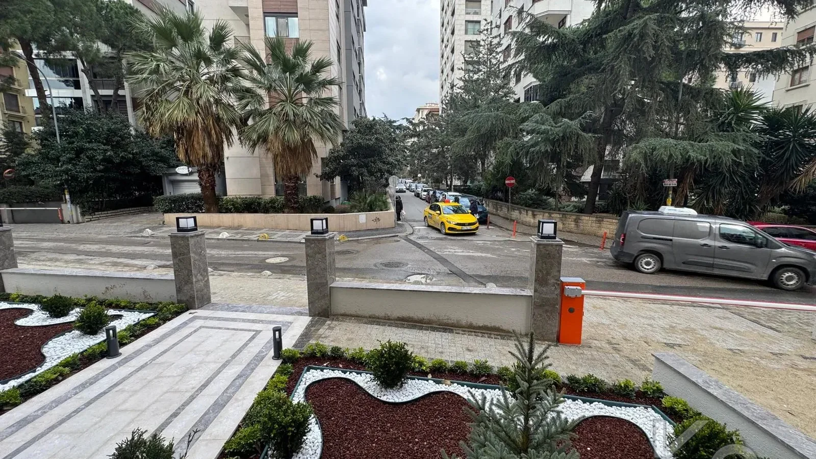 Laci̇vertcadde Erenköy'de Bağdat Cad.yakin Sifir 75m² Net 2+1