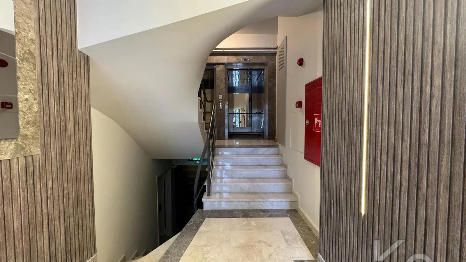 Laci̇vertcadde Erenköy'de Bağdat Cad.yakin Sifir 75m² Net 2+1