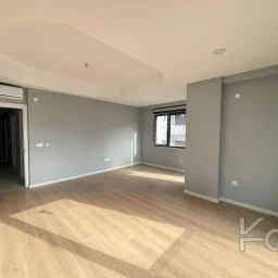 Laci̇vert Cadde Bağdat Caddesi̇ Yakini Akış Sokakta Yeni̇ Bi̇nada 3+1 90m² Net