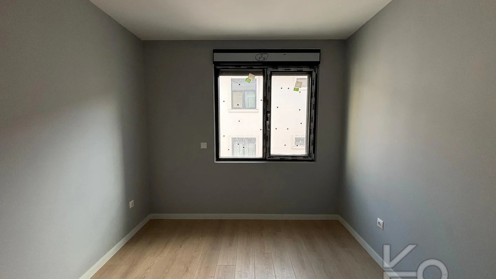 Laci̇vert Cadde Bağdat Caddesi̇ Yakini Akış Sokakta Yeni̇ Bi̇nada 3+1 90m² Net
