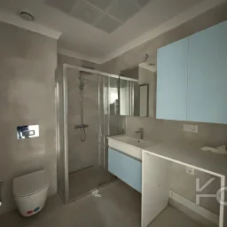 Laci̇vert Cadde Bağdat Caddesi̇ Yakini Akış Sokakta Yeni̇ Bi̇nada 3+1 90m² Net