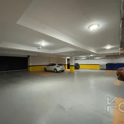Laci̇vert Cadde Bağdat Caddesi̇ Yakini Akış Sokakta Yeni̇ Bi̇nada 3+1 90m² Net
