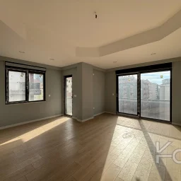 Laci̇vert Cadde Bağdat Caddesi̇ Yakini Akış Sokakta Yeni̇ Bi̇nada 3+1 90m² Net