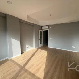 Laci̇vert Cadde Bağdat Caddesi̇ Yakini Akış Sokakta Yeni̇ Bi̇nada 3+1 90m² Net