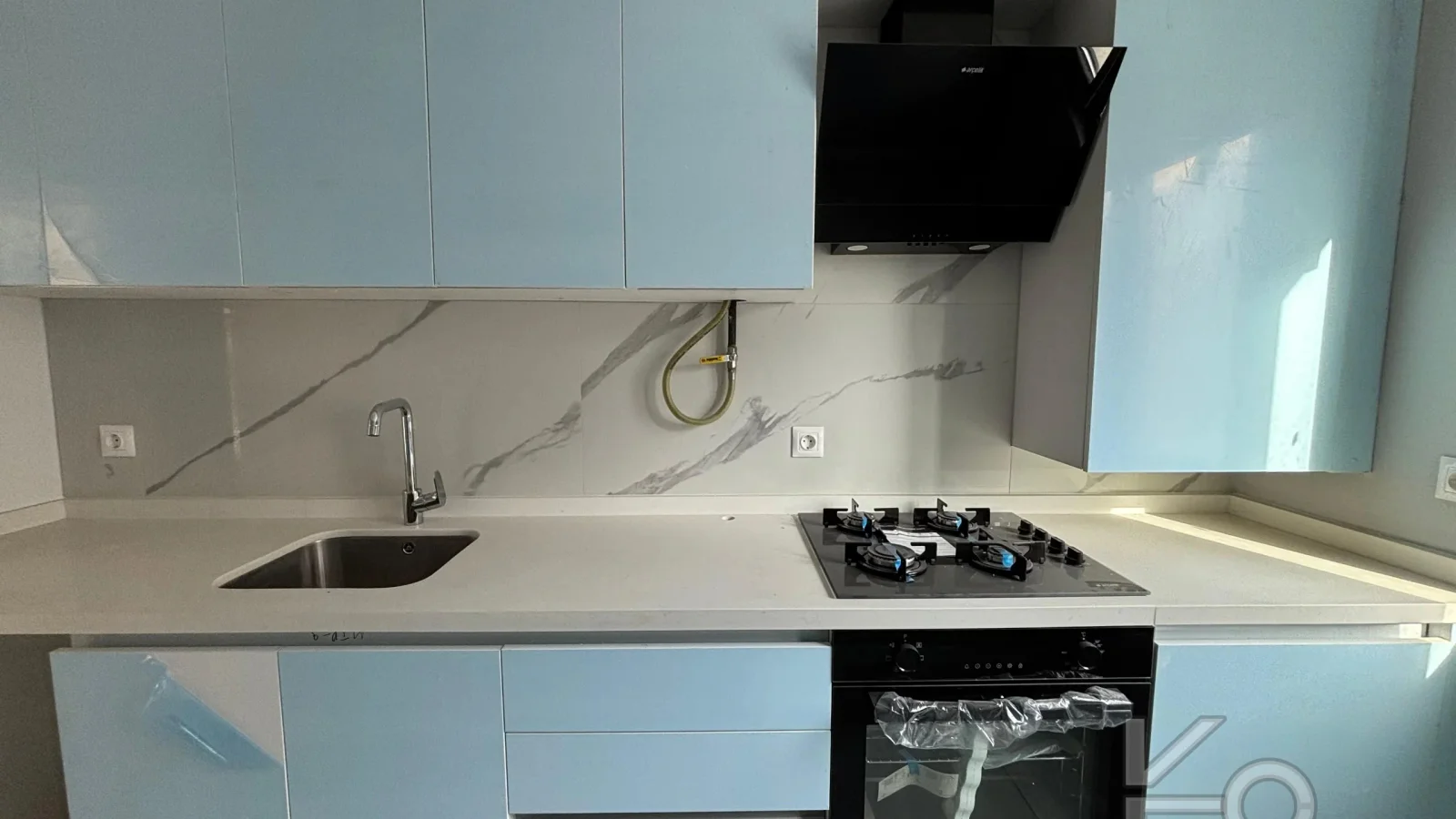 Laci̇vert Cadde Bağdat Caddesi̇ Yakini Akış Sokakta Yeni̇ Bi̇nada 3+1 90m² Net