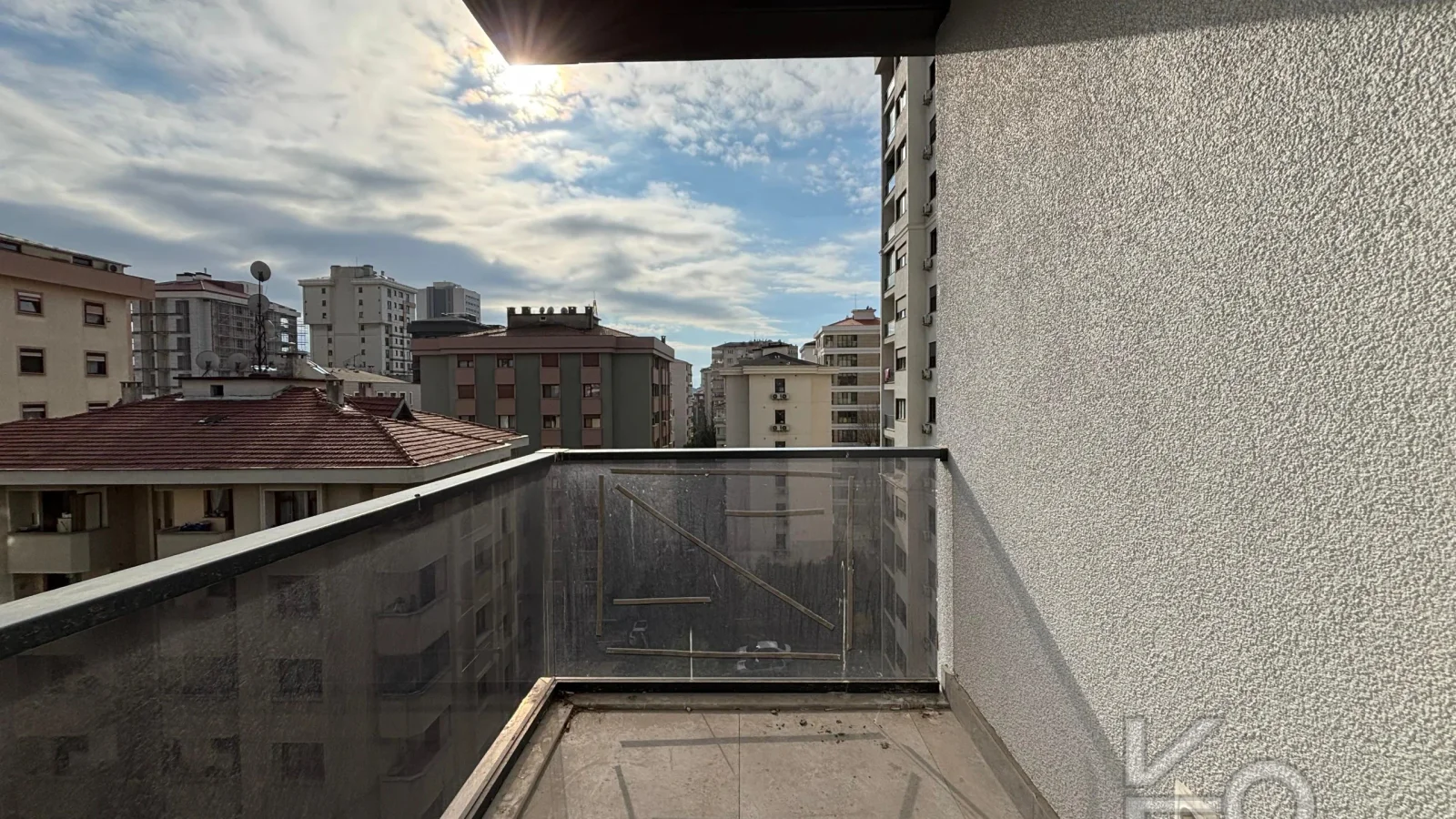 Laci̇vert Cadde Bağdat Caddesi̇ Yakini Akış Sokakta Yeni̇ Bi̇nada 3+1 90m² Net