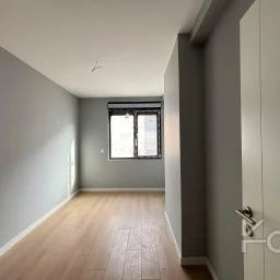 Laci̇vert Cadde Bağdat Caddesi̇ Yakini Akış Sokakta Yeni̇ Bi̇nada 3+1 90m² Net