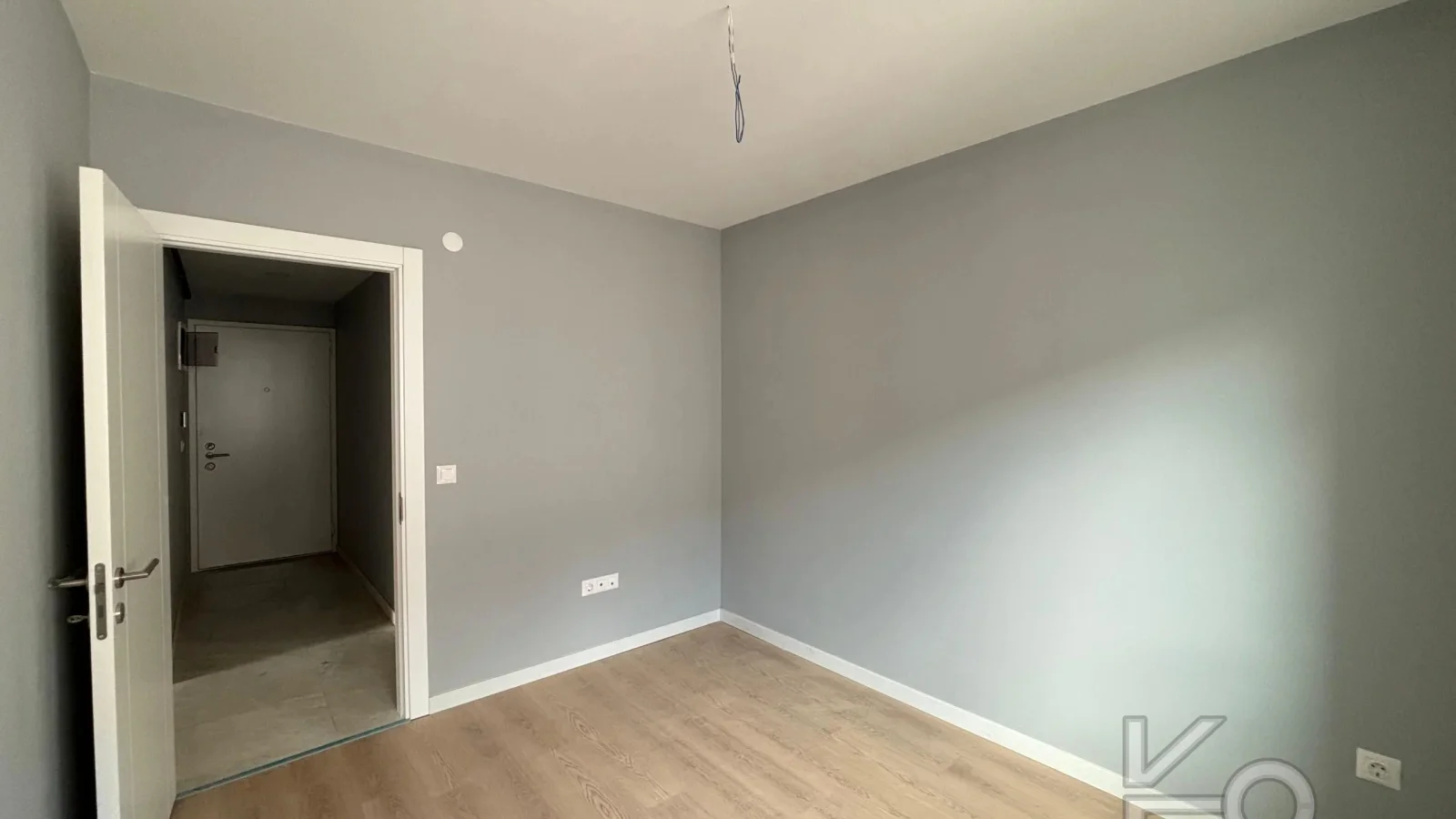 Laci̇vert Cadde Bağdat Caddesi̇ Yakini Akış Sokakta Yeni̇ Bi̇nada 3+1 90m² Net