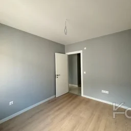 Laci̇vert Cadde Bağdat Caddesi̇ Yakini Akış Sokakta Yeni̇ Bi̇nada 3+1 90m² Net