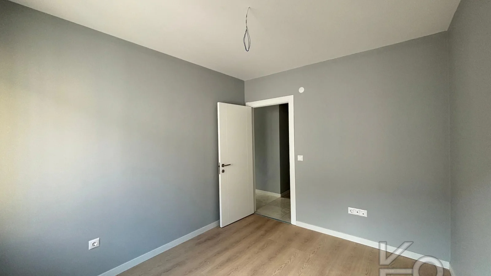 Laci̇vert Cadde Bağdat Caddesi̇ Yakini Akış Sokakta Yeni̇ Bi̇nada 3+1 90m² Net