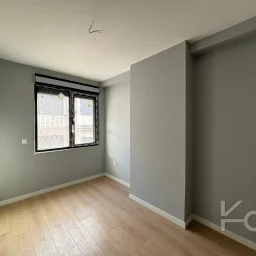 Laci̇vert Cadde Bağdat Caddesi̇ Yakini Akış Sokakta Yeni̇ Bi̇nada 3+1 90m² Net