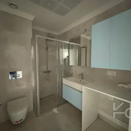 Laci̇vert Cadde Bağdat Caddesi̇ Yakini Akış Sokakta Yeni̇ Bi̇nada 3+1 90m² Net