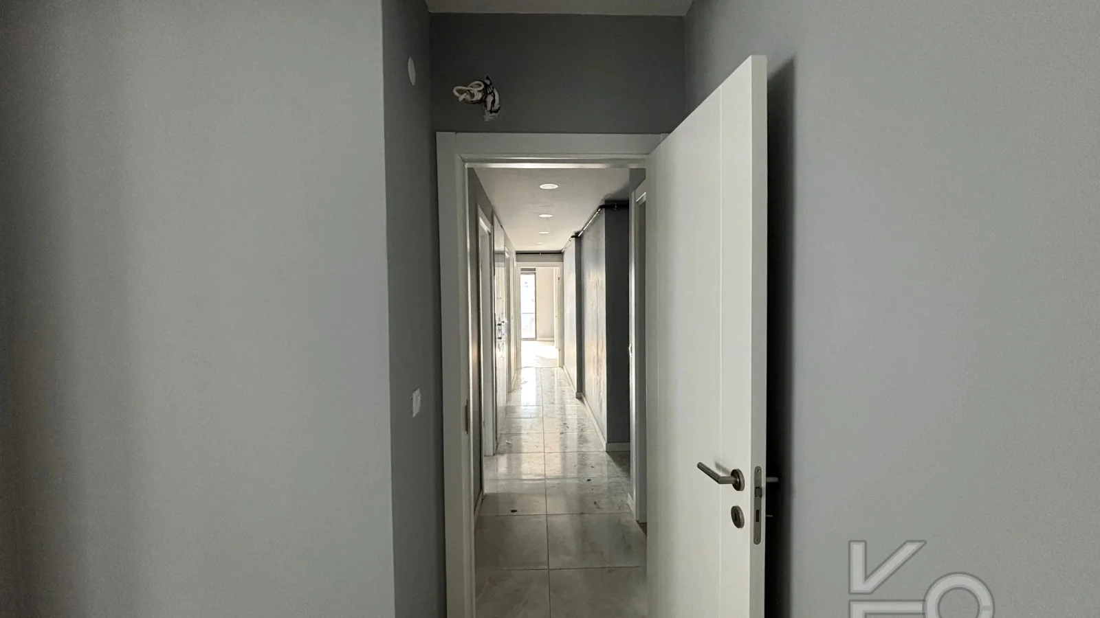 Laci̇vert Cadde Bağdat Caddesi̇ Yakini Akış Sokakta Yeni̇ Bi̇nada 3+1 90m² Net